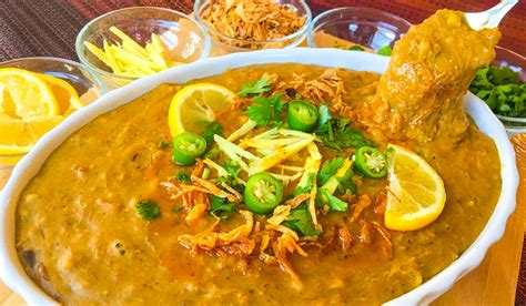  Haleem – Eine cremige Wohltat mit einem Hauch von scharfer Würze!