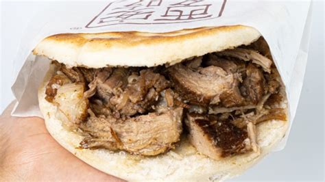  Rou Jia Mo: Wann Wird Dieser Gebratene Schweinebraten-Sandwich Ihr Nächstes Lieblingsessen?