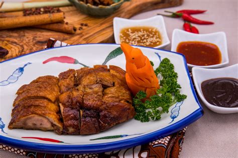  Geröstete Ente mit Knoblauchsauce: Erfahren Sie mehr über die knusprige Köstlichkeit der Changde Küche!